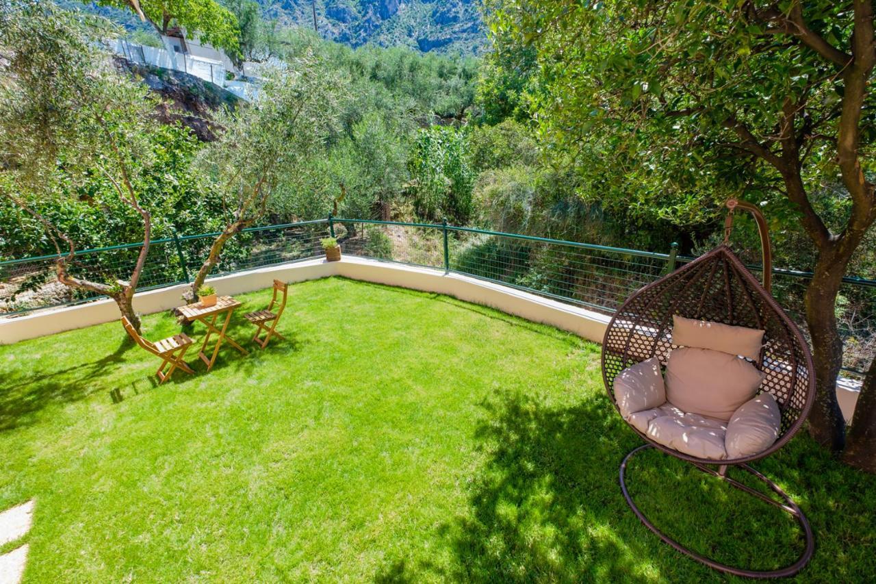 Almyros Aktis Private Garden Apartment Kalamata Exterior foto